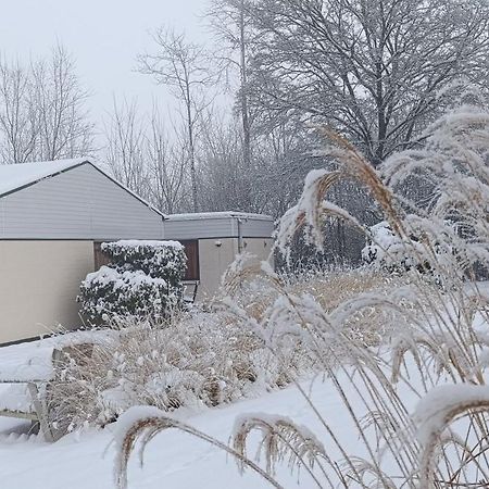 シンペルフェルト 4-Pers Vakantiebungalow In Het Heuvellandヴィラ エクステリア 写真